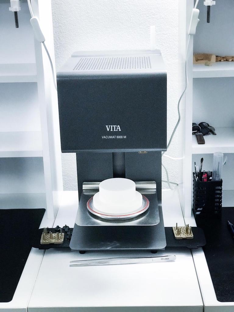 Cuptor ceramica - Vita Vacumat 6000 M - Laborator dentar Oradea - tehnica dentara - Rideo Dent